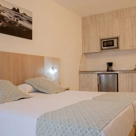 Klayman Olivina Los Cristianos (Tenerife)